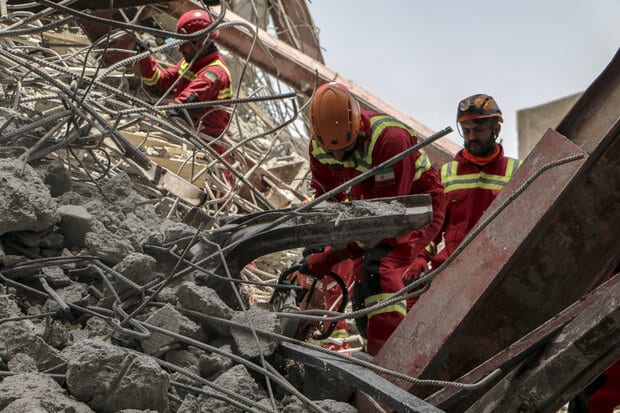 تعداد جانباختگان حادثه متروپل آبادان به ۳۵ نفر رسید تعداد جانباختگان حادثه متروپل آبادان به ۳۵ نفر رسید