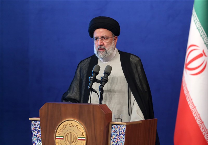 رئیسی:‌ حل مشکلات کشور معطل گره‌گشایی بیگانگان نیست