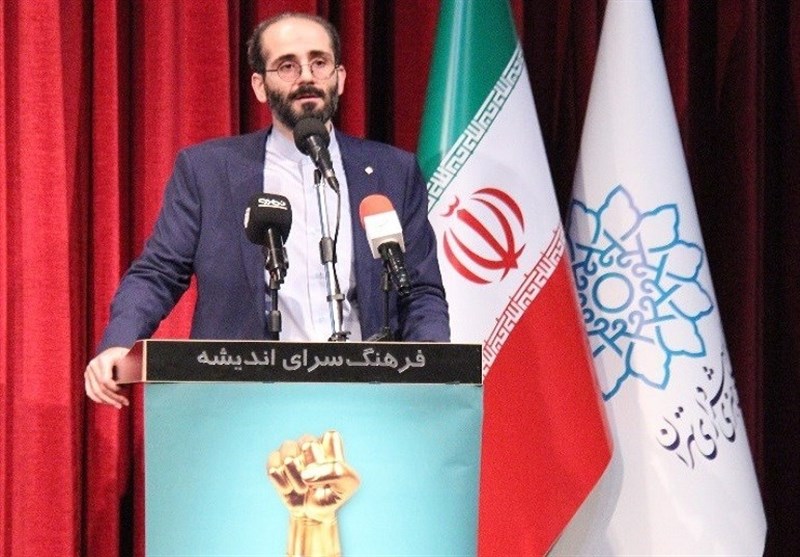 سمیعی: شعر و ادبیات نماد هنر متعهد انقلاب اسلامی است