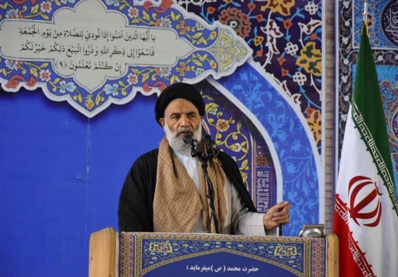 امام جمعه اهواز: مسئولان قبل از انجام هر کاری مردم را در جریان بگذارند
