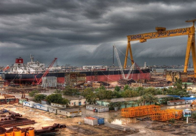 پهلوگیری ۶ کشتی نهاده‌های دامی در بندر امام خمینی