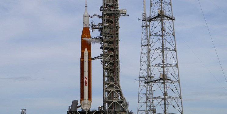 نقص فنی موتور، پرتاب «آرتمیس 1» را عقب انداخت