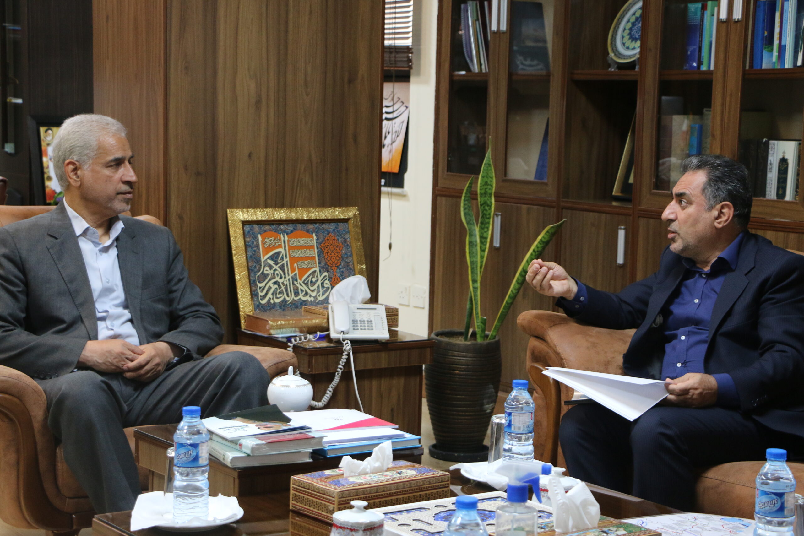 ضرورت سرعت بخشیدن به طر‌ح های راه در خوزستان