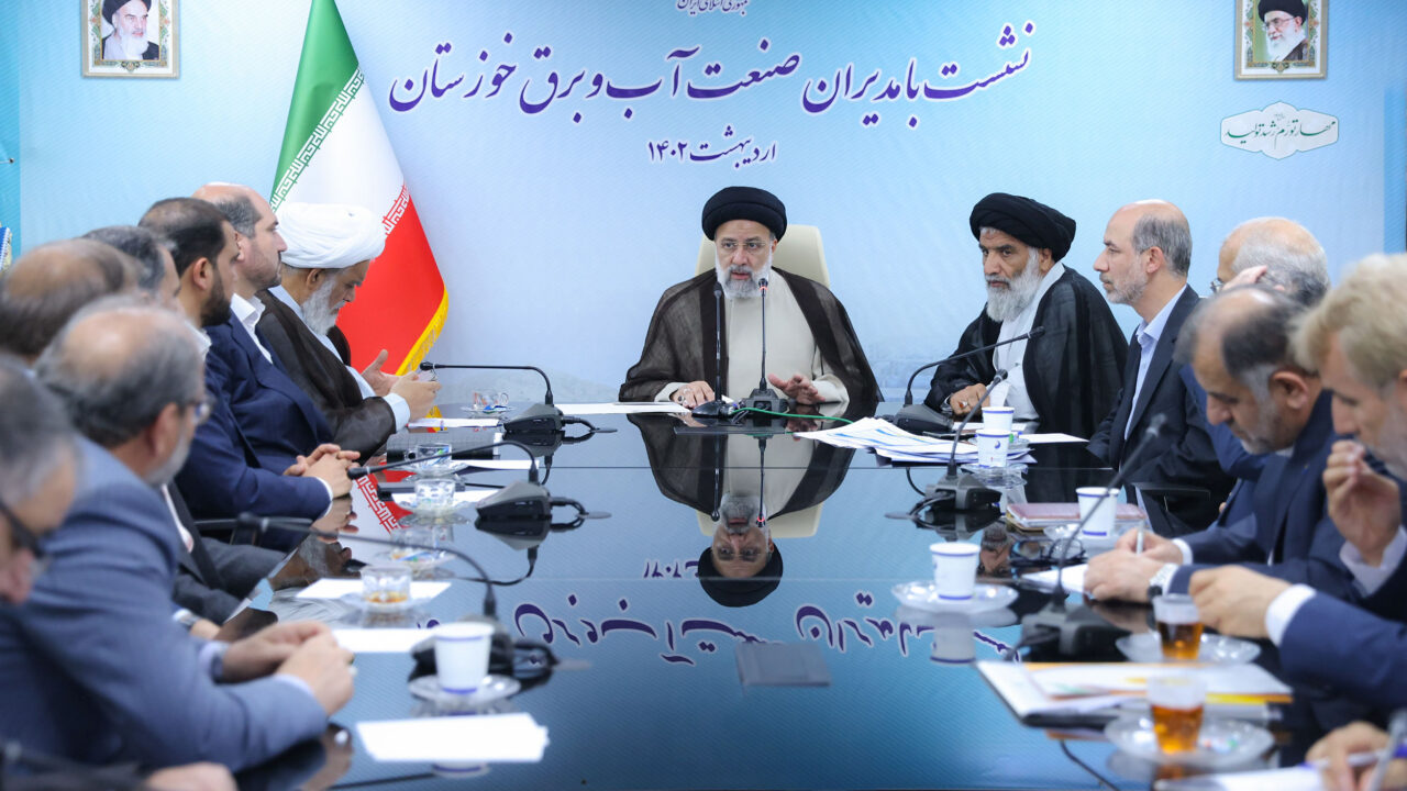 در نشستی با حضور دکتر رئیسی؛روند پیشرفت پروژه‌های آب و برق خوزستان بررسی شد