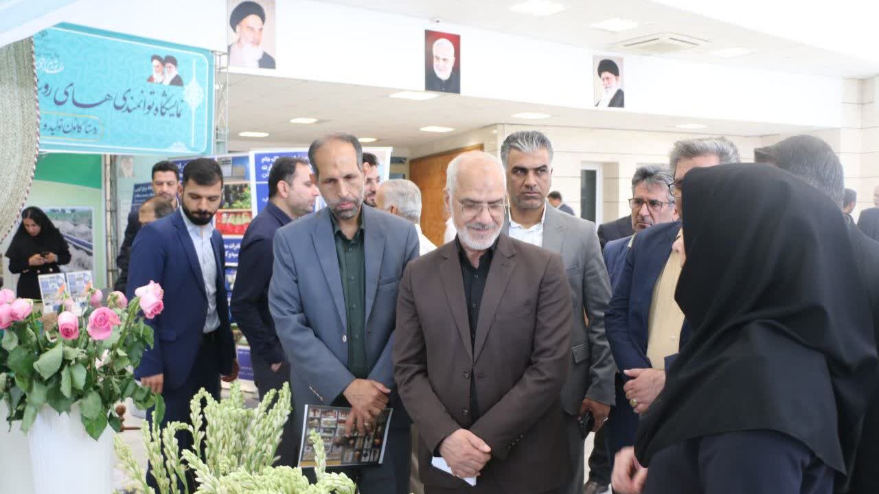 بازدید استاندار خوزستان از نمایشگاه توانمندی ‌های روستاییان شهرستان دزفول