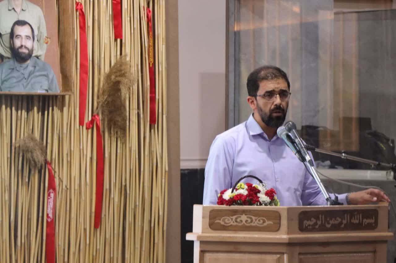 آئین رونمایی از کتاب «مصدق خمینی» با حضور معاون فرهنگی اجتماعی کل سپاه در اهواز برگزار شد+تصویر