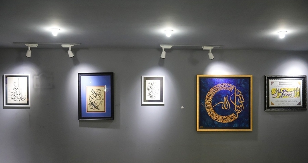 برپایی نمایشگاه آیات ماندگار در اهواز
