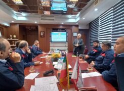 جلسه بازنگری جهت‌ گیری استراتژیک شرکت فولاد اکسین خوزستان برگزار شد .