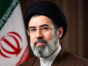 رهبر انقلاب: سلاح الله اکبر، بعثت امت اسلامی را رقم خواهد زد­
